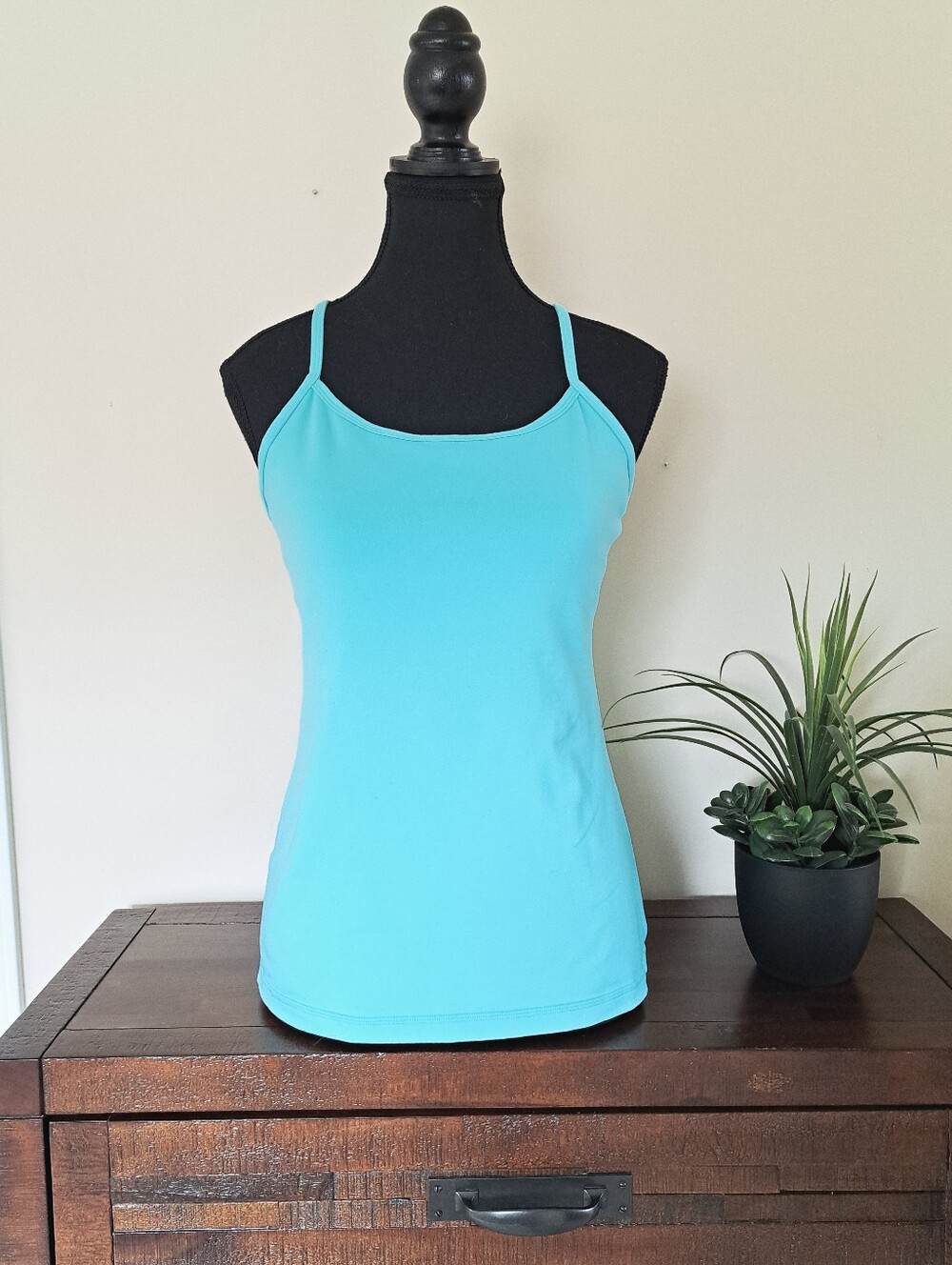Lululemon Power Y Tank Blue Active Yoga Stretch Size 10 Casual Fitted Workout